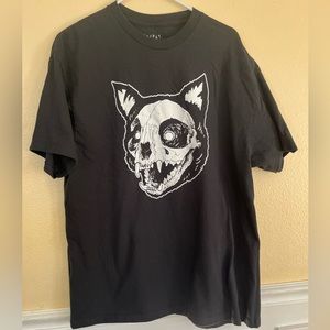 Black skull cat shirt